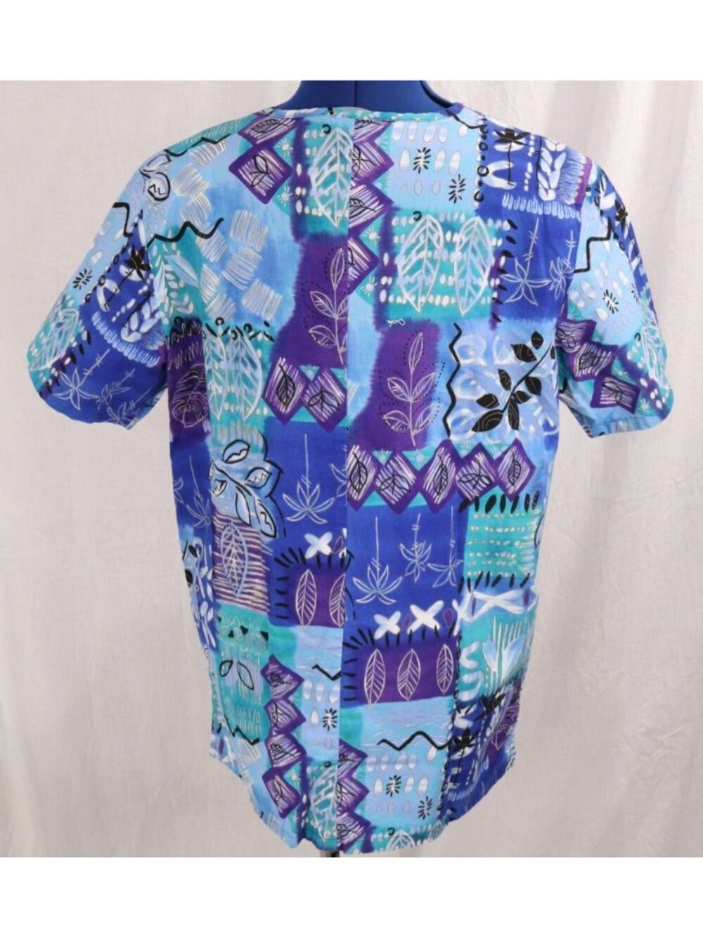 Scrub Top Women S Blue Abstract Patchwork Tribal Boho Y2K Festival Motif Shirt - Picture 3 of 12